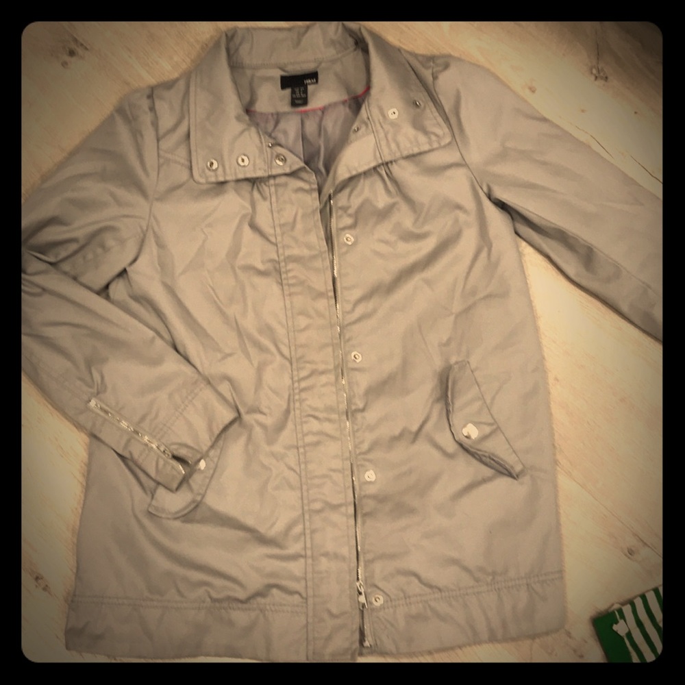 Super cute H&M puff sleeve jacket